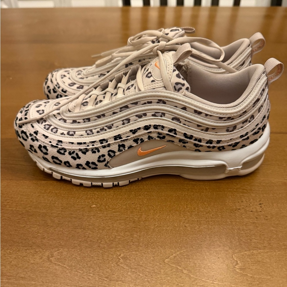 Nike Women's Beige and Orange Leopard Print Sneakers
